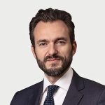 Róbert R. Spano öðlast réttindi sem barrister í Bretlandi