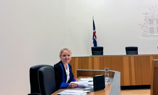 Hef ennþá brennandi áhuga  á lögfræði